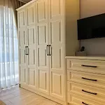 Luna Rooms & Apartments